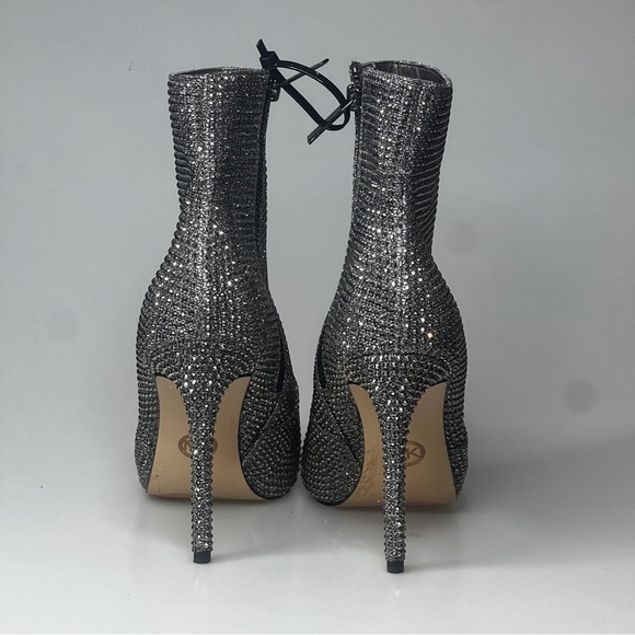Make: Michael Kors Silver two ankle boots sizes 7 - Picture 4 of 8